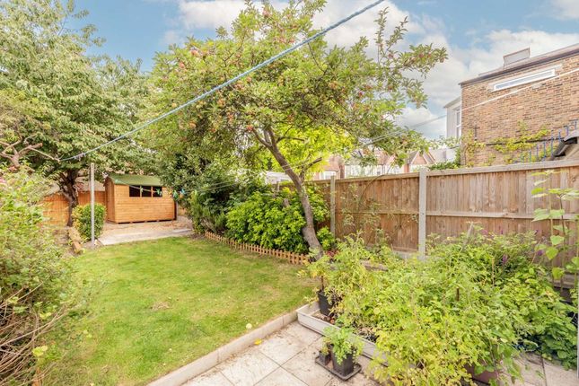 114, Gleneagle Road, London photo 3