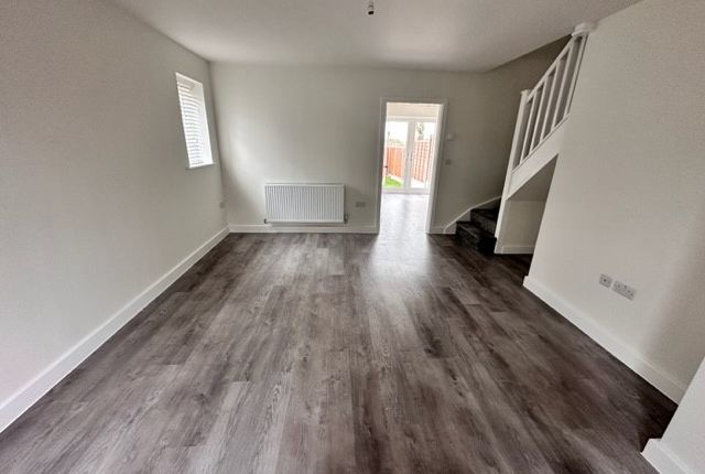 42 Waingroves Road, Waingroves, Derbyshire, Ripley photo 2