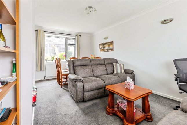 40, Alder Avenue, Greater Manchester photo 2