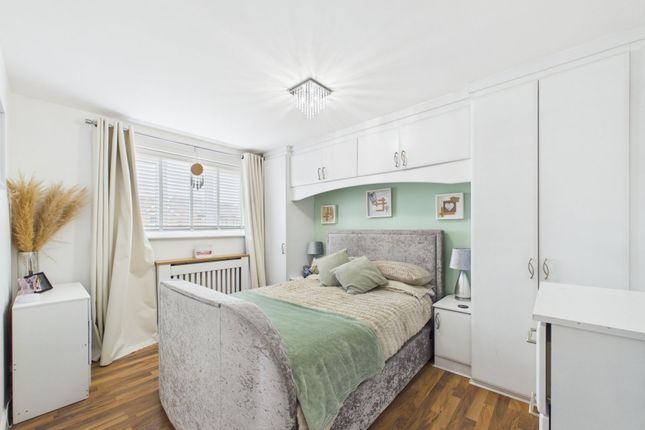 3-bed house on 27 Footman Close, Manchester, £320,000