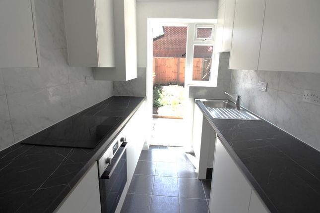 206, Gladbeck Way, Enfield Town photo 3