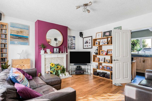 9, Staveley Gardens, Chiswick photo 2