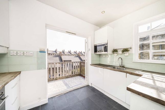 Flat 6, 142, Queenstown Road, London photo 3