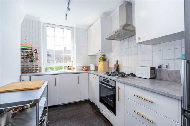 Flat 20, Becket House, Tabard Street, London photo 3