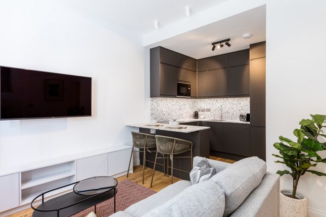 1-bed flat on Flat Flat 6, 25, Coleherne Road, London, £2,500/mo