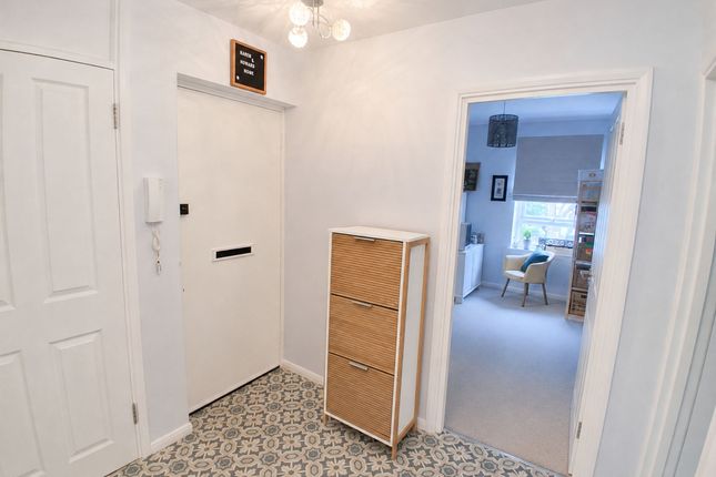Flat 3, 55 Cleveland Road, London photo 5