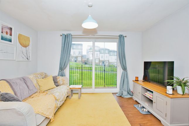 72, Nelson Way, Yeovil photo 4