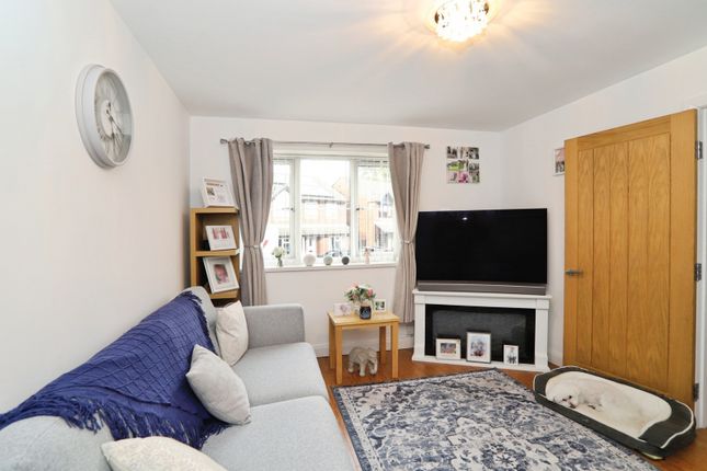 27a,, Harlech Drive, Gwent photo 3