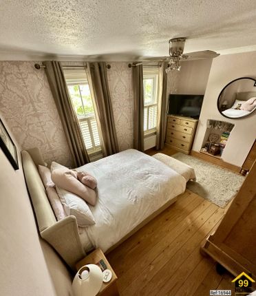 102, Shawfield Road, Ash photo 4