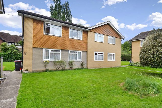 Thumbnail Flat for sale in Glebe Way, Whitstable