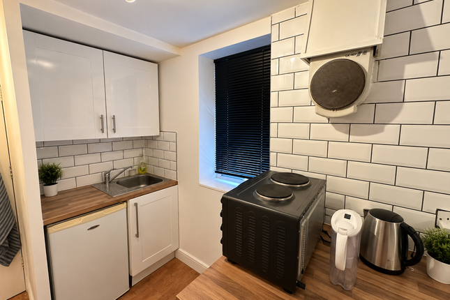 Flat 1A 107, Fairbridge Road, London photo 5