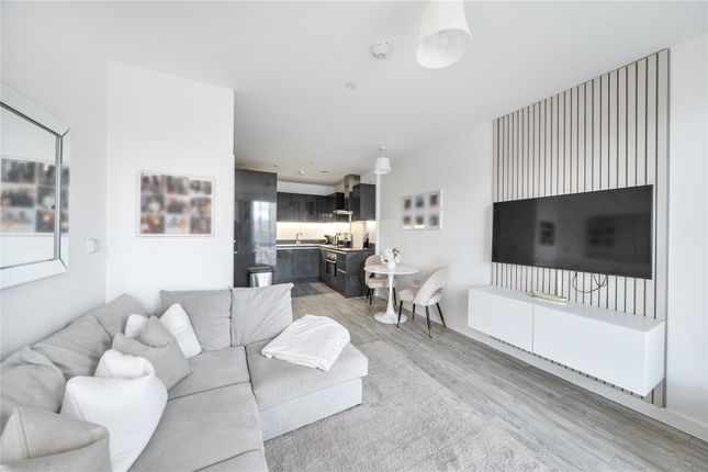 MTVH SO - Flat 86, Huntington House,, Broadwater Road, Hertfordshire photo 4
