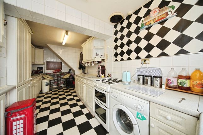 16, Lalleford Road, Luton photo 4