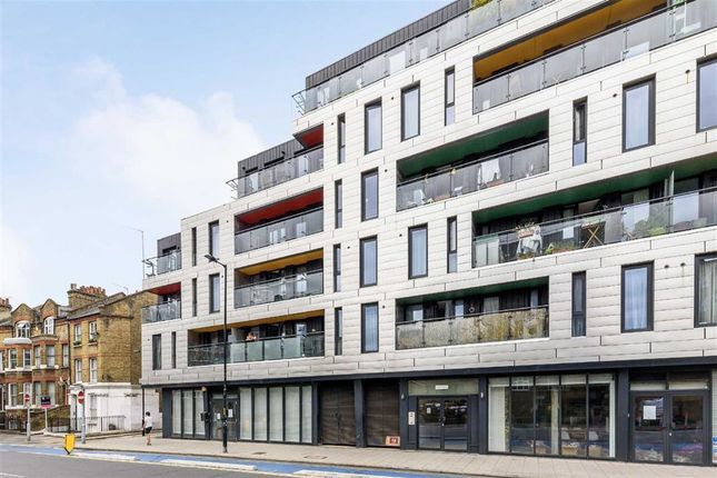 Thumbnail Flat for sale in Southwark Bridge Road, London