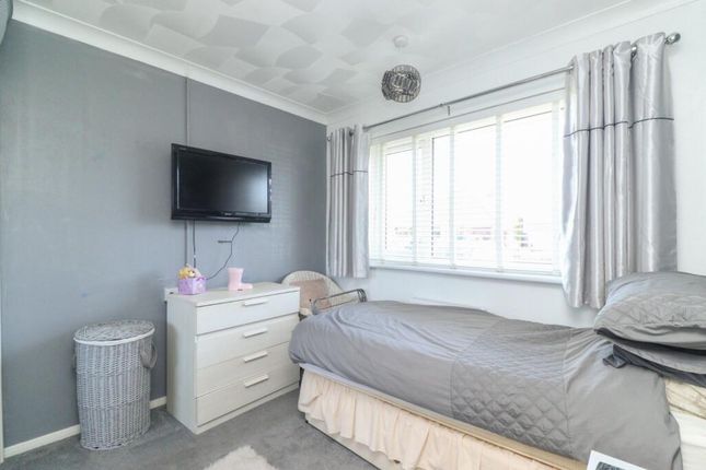 25 David Avenue, Margate photo 2