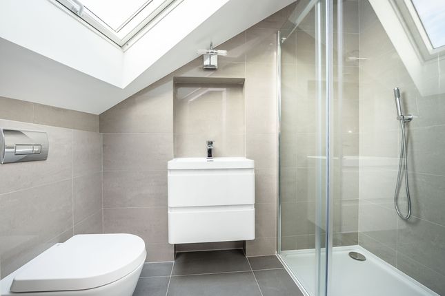 Flat C, 503A, Garratt Lane, London photo 4