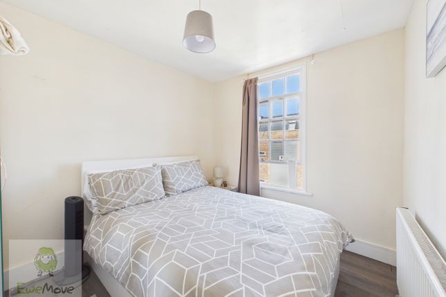 Flat D, 2-6 Victoria Street, Rochester photo 4