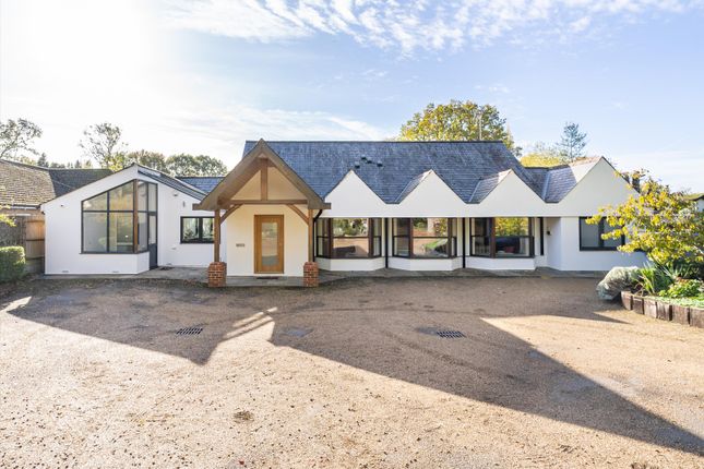 75, The Glade, Leatherhead photo 3