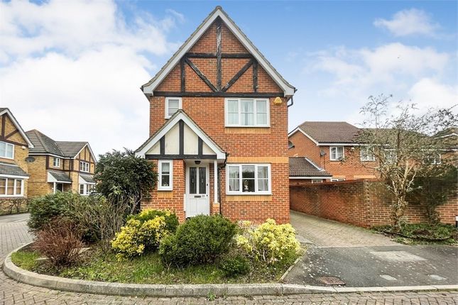 Link-detached house to rent in Earls Lane, Cippenham