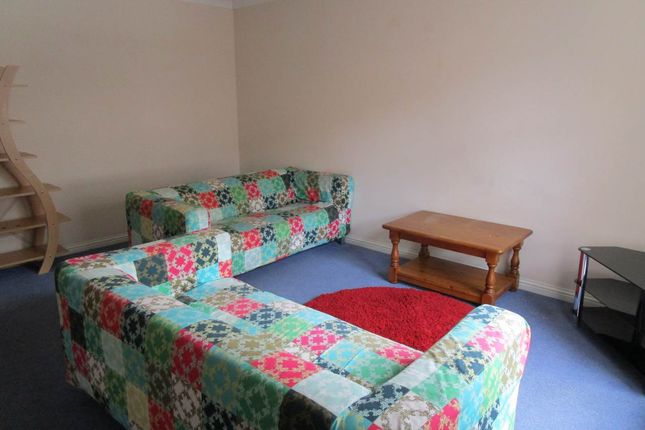 4 Larch Street, Dundee photo 2