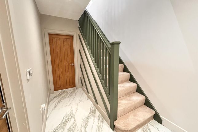 3, Newlands Avenue, Sowerby Bridge photo 2