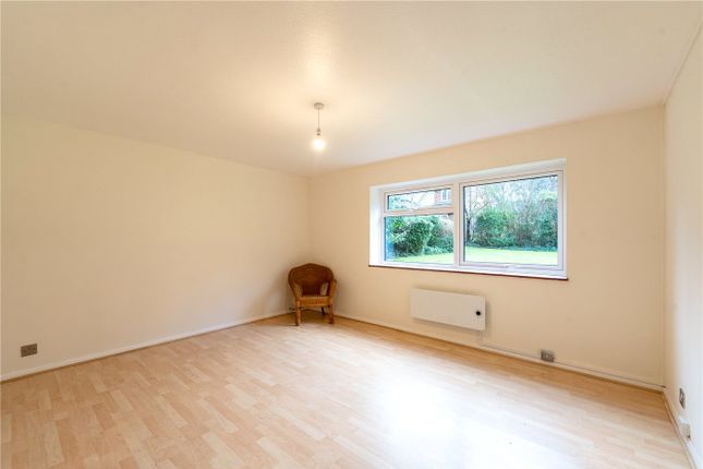 2, Woodridings, Weybridge photo 4