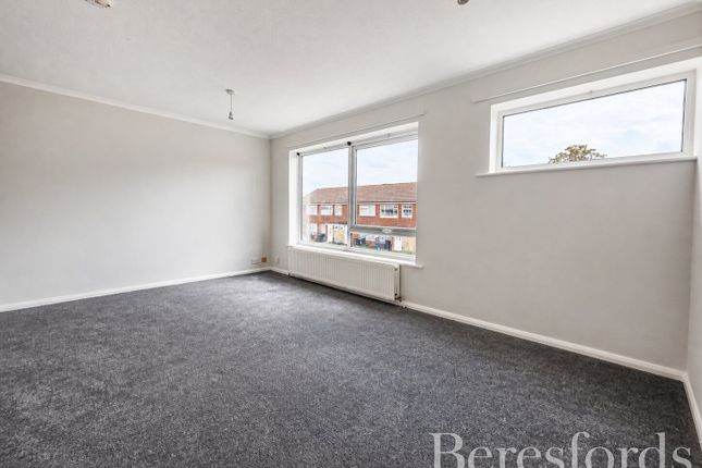 16, Bell Close, Essex photo 3