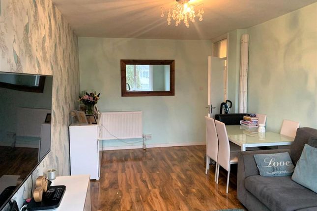 Flat 14, 63,, Westcombe Park Road, London photo 3