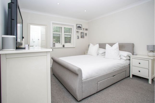 Flat for sale in Kingswood Terrace, Chiswick