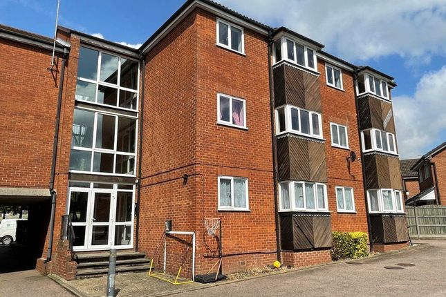 Thumbnail Flat to rent in St. Andrews Gardens, Colchester