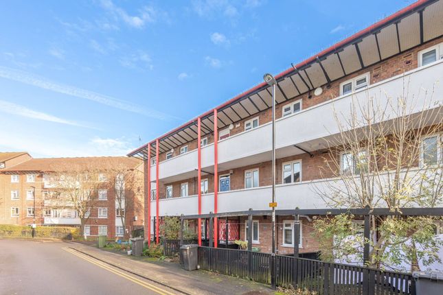 Flat for sale in Wydeville Manor Road, Bromley, London