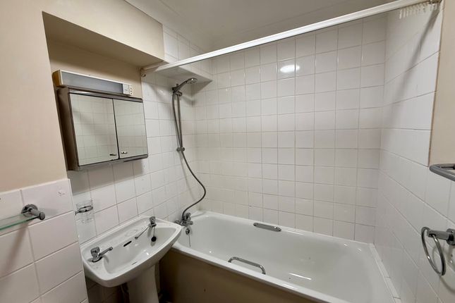 Flat 16, HAYWARDS HEATH photo 4