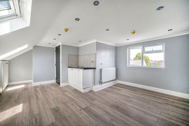 19, Rushdene Close, Northolt photo 5