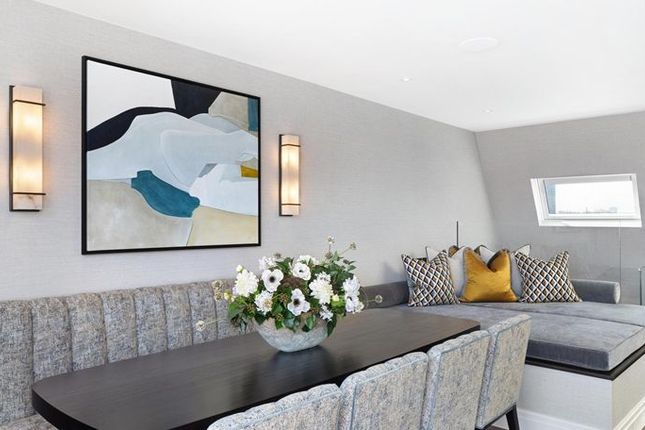 Penthouse West, London photo 2