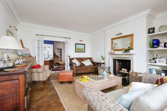 Flat 3, The Hoo, Church Street, Eastbourne photo 3