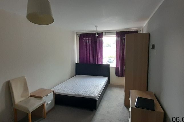 Room to rent in Wakefield Road, Normanton