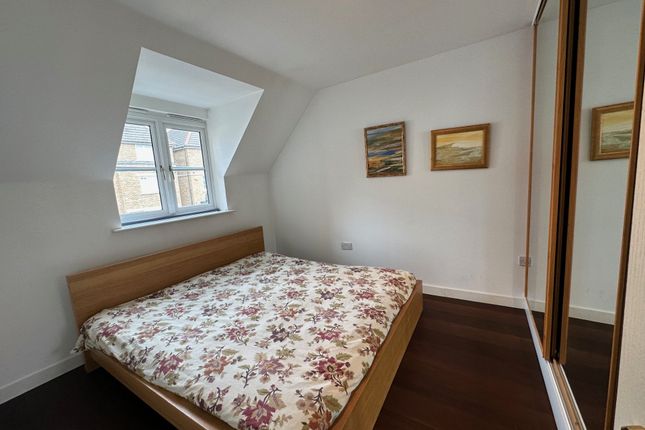 5b, Goodhall Close, Stanmore photo 4