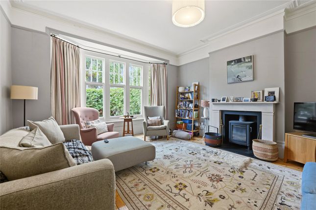 Leaside Avenue, London photo 3