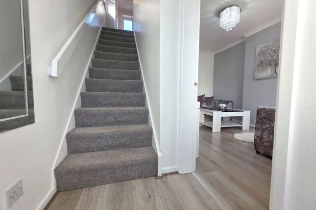 22, Birchfield Crescent, Barnsley photo 3