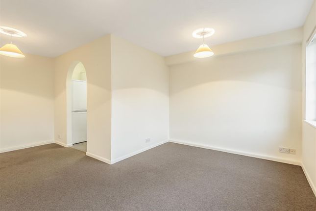 4 Tempest House, Sigrist Square, Kingston Upon Thames photo 4