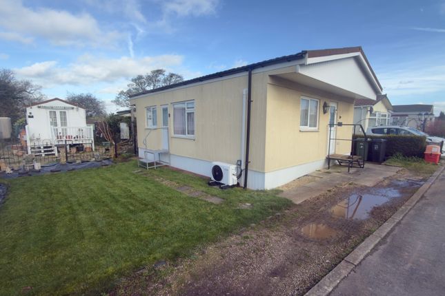 2-bed caravan on 14 Grove Road, Summer Lane Park Homes, Banwell, £40,000