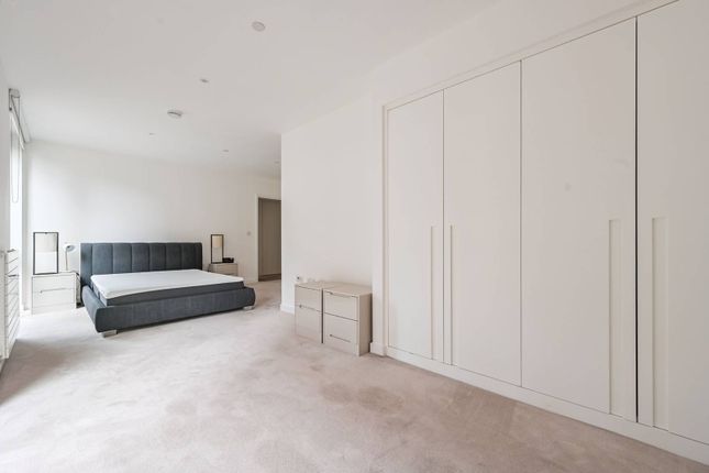 Masthead House, E16, Docklands photo 4