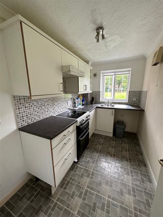 7, Garden Close, Andover photo 4