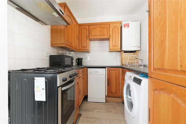8, Stanley Road, Morden photo 3