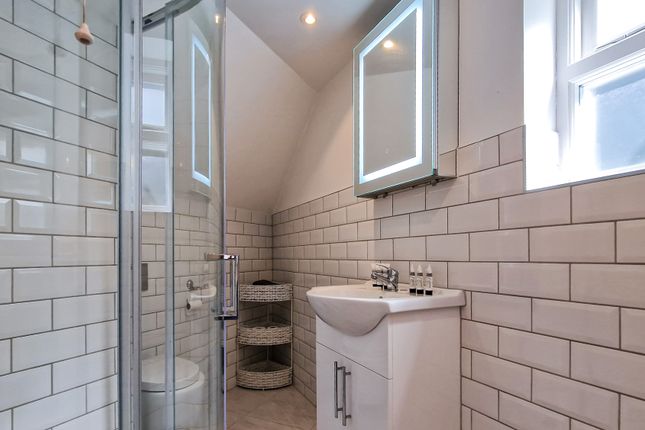 Annex Shower Room 