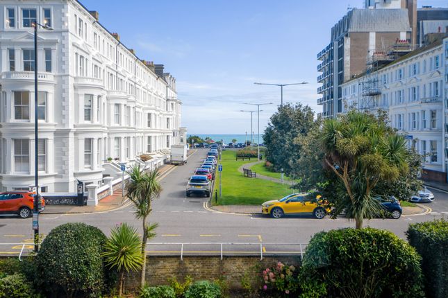 45 Park Gates, 11 Chiswick Place, Eastbourne photo 5