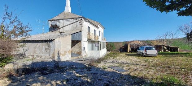 Farmhouse for sale in Chieti, Atessa, Abruzzo, CH66041