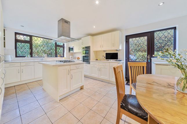 19, Heathfield, Chislehurst photo 3