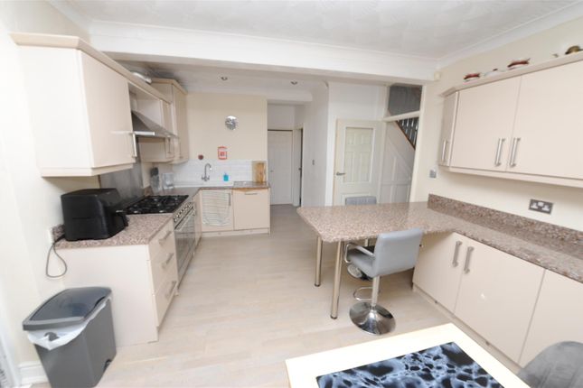 32, Moorside Road, Bradford photo 3