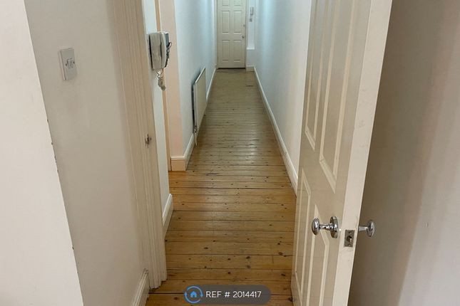 Flat to rent in Clapham Old Town, London